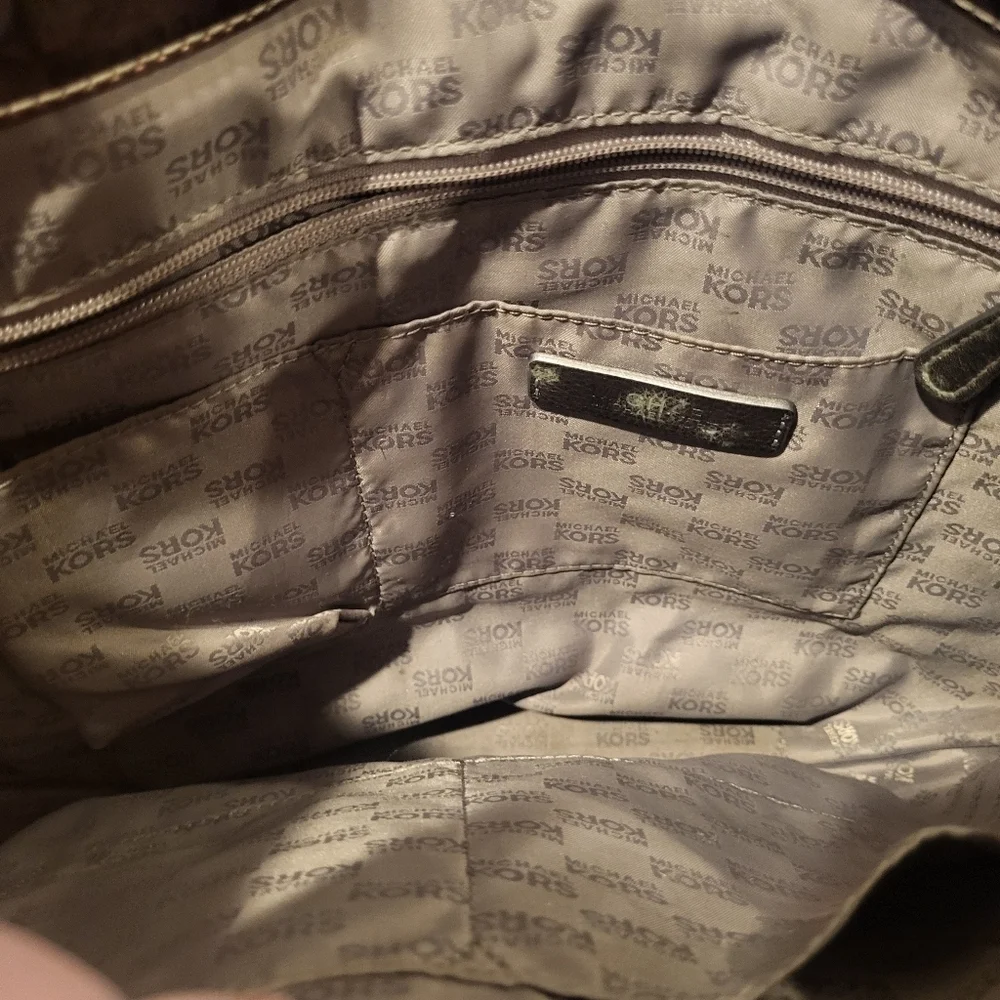 Michael Kors Silver Log Shoulder Bag With Chain Detail